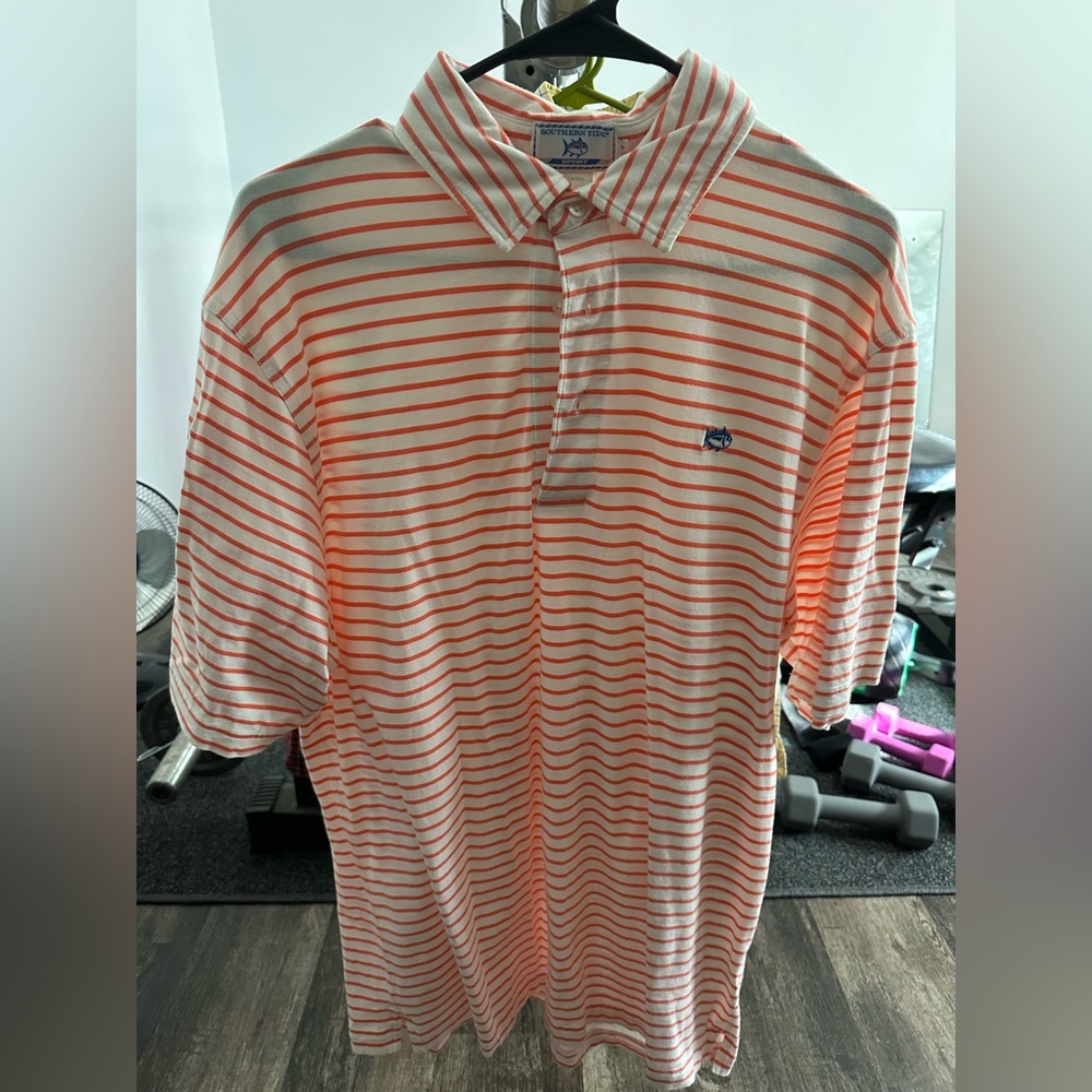 Men’s southern tide club fit casual shirt.